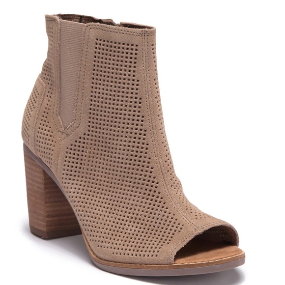 Toms Shoes - TOMS Majorca Suede Tan Booties Size: 8 in EUC